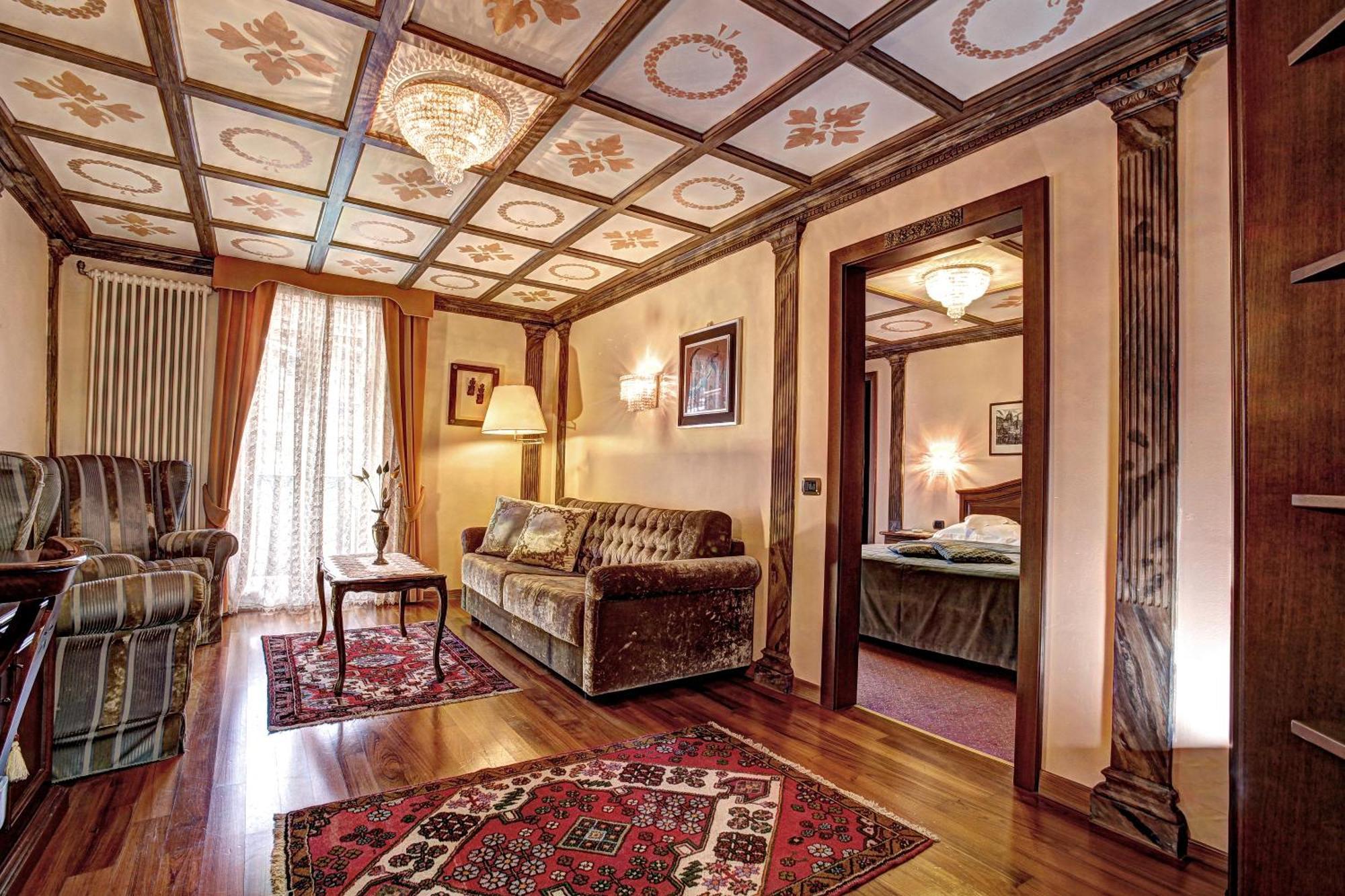 Hotel Regina San Martino Di Castrozza Buitenkant foto